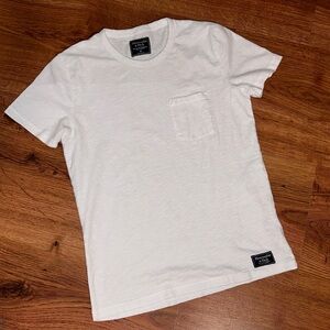 Abercrombie & Fitch Adult Men’s XS white short sleeve tee